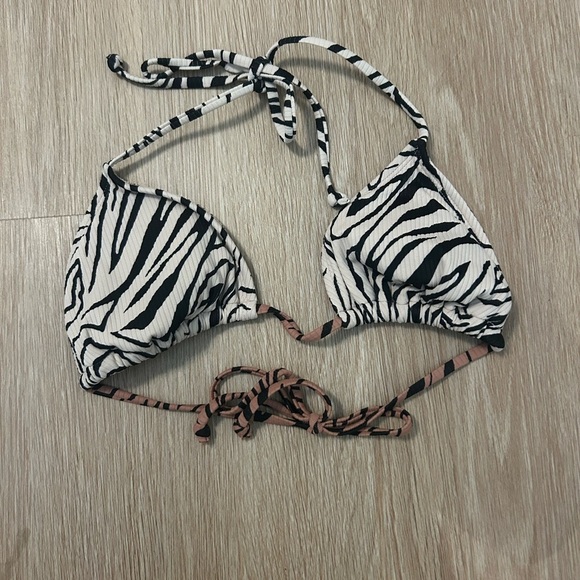 Xhilaration Other - Xhilaration Black & Tan Zebra Triangle Bikini Top